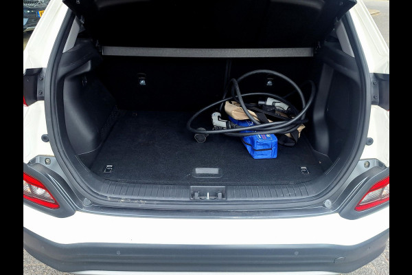 Hyundai Kona EV Premium 64 kWh | SOH: nnb | Warmtepomp | Lage km-stand | Leder | HUD | Blindspot | Full LED |