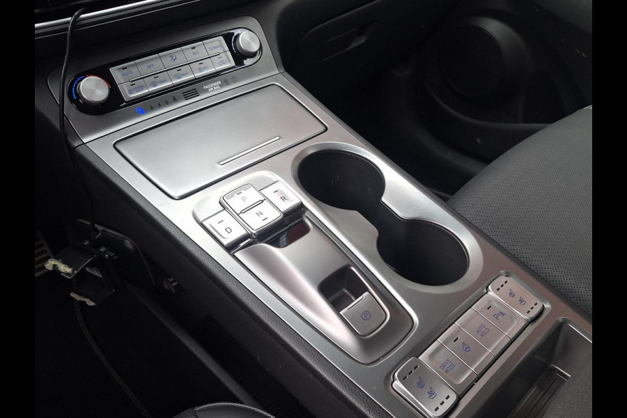 Hyundai Kona EV Premium 64 kWh | SOH: nnb | Warmtepomp | Lage km-stand | Leder | HUD | Blindspot | Full LED |