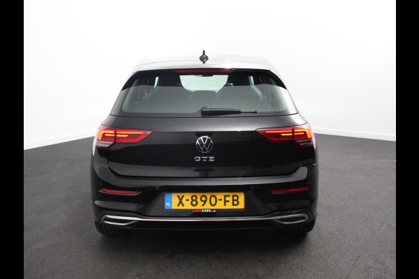 Volkswagen Golf 1.4 eHybrid GTE Automaat Climate Control Adaptieve Cruise Control Digitale Cockpit Sfeerverlichting Stuurwielverwarming Navigatie Apple Carplay/Android Stoelverwarming Achteruitkijk camera