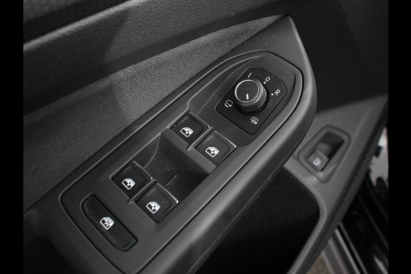 Volkswagen Golf 1.4 eHybrid GTE Automaat Climate Control Adaptieve Cruise Control Digitale Cockpit Sfeerverlichting Stuurwielverwarming Navigatie Apple Carplay/Android Stoelverwarming Achteruitkijk camera