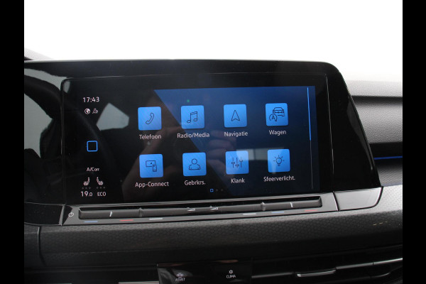 Volkswagen Golf 1.4 eHybrid GTE Automaat Climate Control Adaptieve Cruise Control Digitale Cockpit Sfeerverlichting Stuurwielverwarming Navigatie Apple Carplay/Android Stoelverwarming Achteruitkijk camera