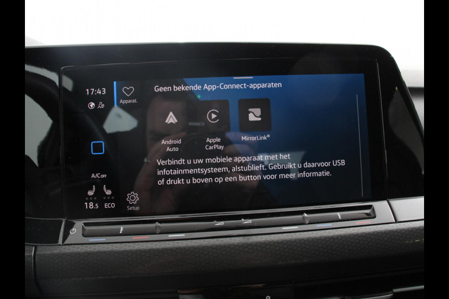 Volkswagen Golf 1.4 eHybrid GTE Automaat Climate Control Adaptieve Cruise Control Digitale Cockpit Sfeerverlichting Stuurwielverwarming Navigatie Apple Carplay/Android Stoelverwarming Achteruitkijk camera