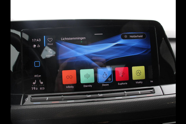 Volkswagen Golf 1.4 eHybrid GTE Automaat Climate Control Adaptieve Cruise Control Digitale Cockpit Sfeerverlichting Stuurwielverwarming Navigatie Apple Carplay/Android Stoelverwarming Achteruitkijk camera