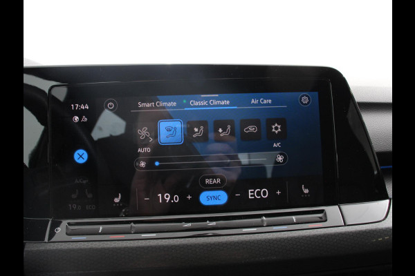 Volkswagen Golf 1.4 eHybrid GTE Automaat Climate Control Adaptieve Cruise Control Digitale Cockpit Sfeerverlichting Stuurwielverwarming Navigatie Apple Carplay/Android Stoelverwarming Achteruitkijk camera