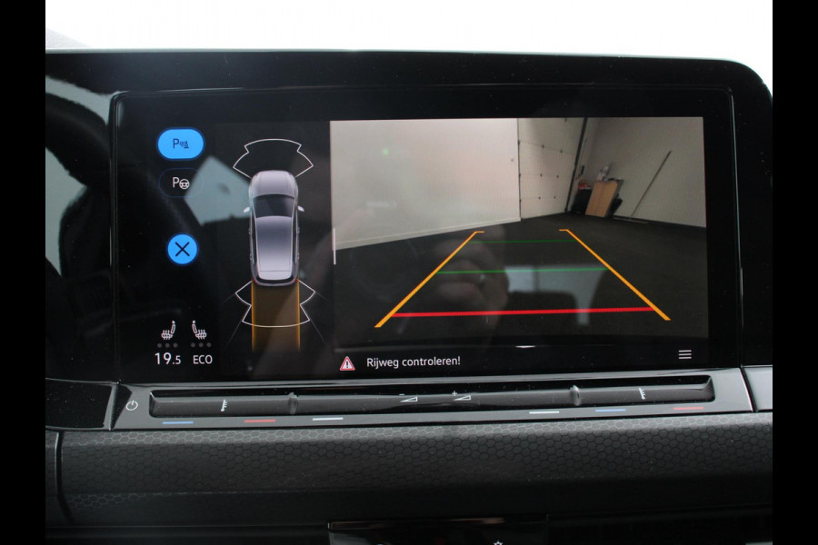 Volkswagen Golf 1.4 eHybrid GTE Automaat Climate Control Adaptieve Cruise Control Digitale Cockpit Sfeerverlichting Stuurwielverwarming Navigatie Apple Carplay/Android Stoelverwarming Achteruitkijk camera