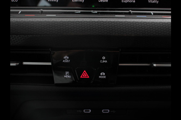 Volkswagen Golf 1.4 eHybrid GTE Automaat Climate Control Adaptieve Cruise Control Digitale Cockpit Sfeerverlichting Stuurwielverwarming Navigatie Apple Carplay/Android Stoelverwarming Achteruitkijk camera