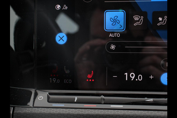 Volkswagen Golf 1.4 eHybrid GTE Automaat Climate Control Adaptieve Cruise Control Digitale Cockpit Sfeerverlichting Stuurwielverwarming Navigatie Apple Carplay/Android Stoelverwarming Achteruitkijk camera