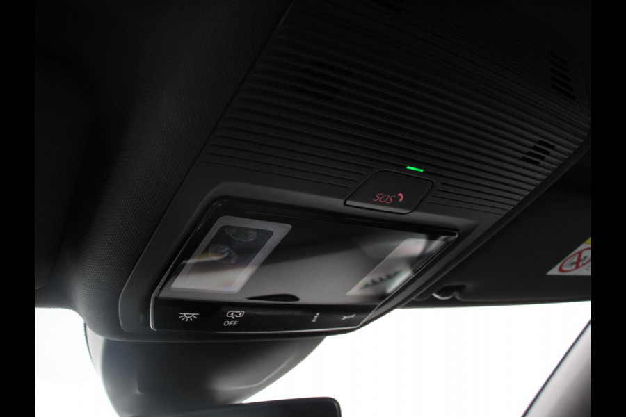 Volkswagen Golf 1.4 eHybrid GTE Automaat Climate Control Adaptieve Cruise Control Digitale Cockpit Sfeerverlichting Stuurwielverwarming Navigatie Apple Carplay/Android Stoelverwarming Achteruitkijk camera