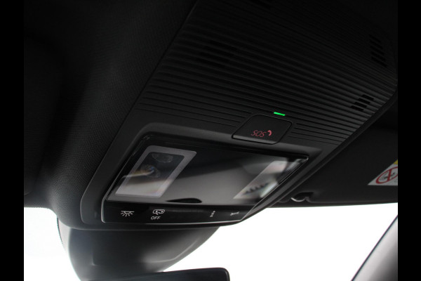 Volkswagen Golf 1.4 eHybrid GTE Automaat Climate Control Adaptieve Cruise Control Digitale Cockpit Sfeerverlichting Stuurwielverwarming Navigatie Apple Carplay/Android Stoelverwarming Achteruitkijk camera