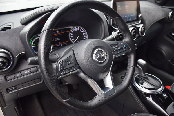Nissan Juke 1.6 Hybrid Business Premium*Bose*Leder*360Cam*72Dkm*19Inch*Enz