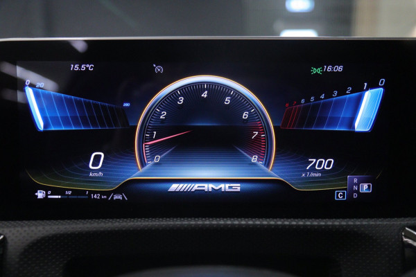 Mercedes-Benz CLA-Klasse AMG 35 4MATIC PANO/CARPLAY/BUR/SFEER/STOELVER/VOLL