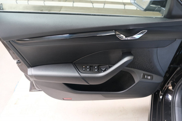 Škoda Octavia Combi 1.0 e-TSI Business Edition Automaat - N.A.P. Airco, Cruise, Navi, PDC, Carplay, Trekhaak.