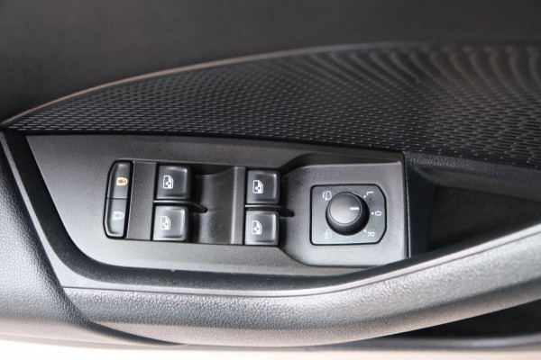 Škoda Octavia Combi 1.0 e-TSI Business Edition Automaat - N.A.P. Airco, Cruise, Navi, PDC, Carplay, Trekhaak.