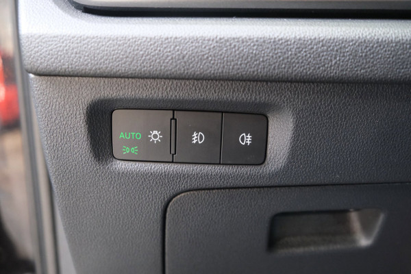 Škoda Octavia Combi 1.0 e-TSI Business Edition Automaat - N.A.P. Airco, Cruise, Navi, PDC, Carplay, Trekhaak.