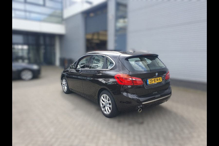 BMW 2 Serie Active Tourer 218i High Executive Luxury Line | Panoramadak | Stoelverwarming | Head-Up Display | Parkeersensoren | Navigatie | Trekhaak | Cruise Control | Climate Control | NAP