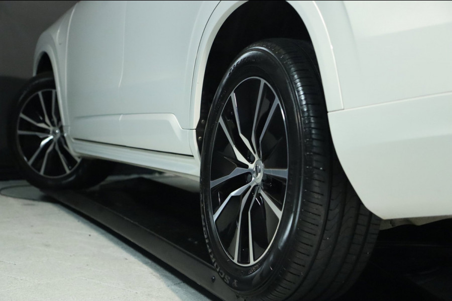 Volvo XC90 2.0 T8 Recharge AWD R-Design / HUD / ACC / KEYLESS / LEDER