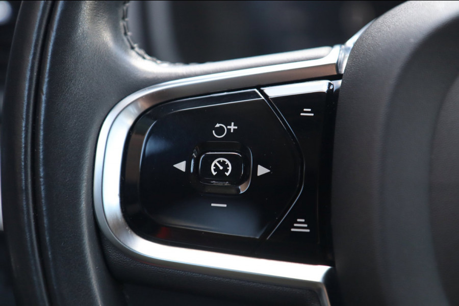 Volvo XC90 2.0 T8 Recharge AWD R-Design / HUD / ACC / KEYLESS / LEDER