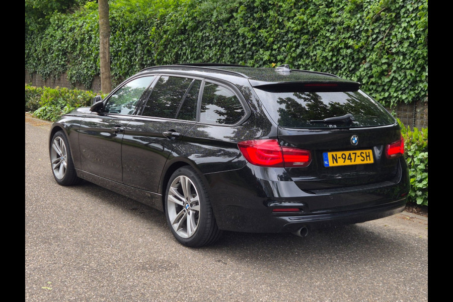 BMW 3 Serie Touring F31 Elk. Trekhaak Panorama Apple CarPlay Navi GR NAP Rijklaar GARANTIE
