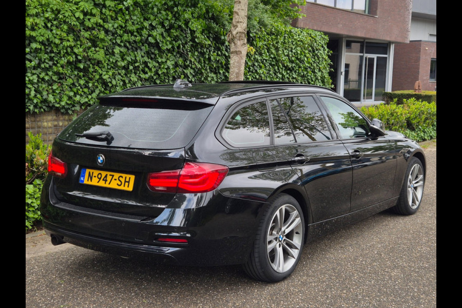 BMW 3 Serie Touring F31 Elk. Trekhaak Panorama Apple CarPlay Navi GR NAP Rijklaar GARANTIE