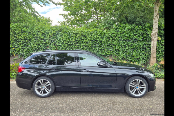 BMW 3 Serie Touring F31 Elk. Trekhaak Panorama Apple CarPlay Navi GR NAP Rijklaar GARANTIE