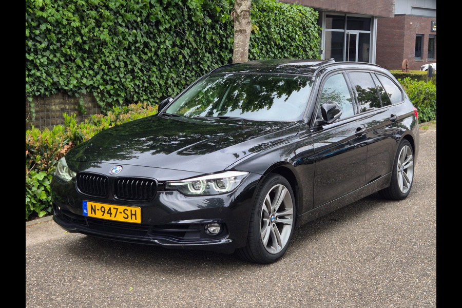 BMW 3 Serie Touring F31 Elk. Trekhaak Panorama Apple CarPlay Navi GR NAP Rijklaar GARANTIE
