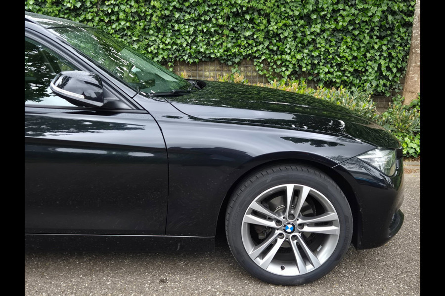 BMW 3 Serie Touring F31 Elk. Trekhaak Panorama Apple CarPlay Navi GR NAP Rijklaar GARANTIE