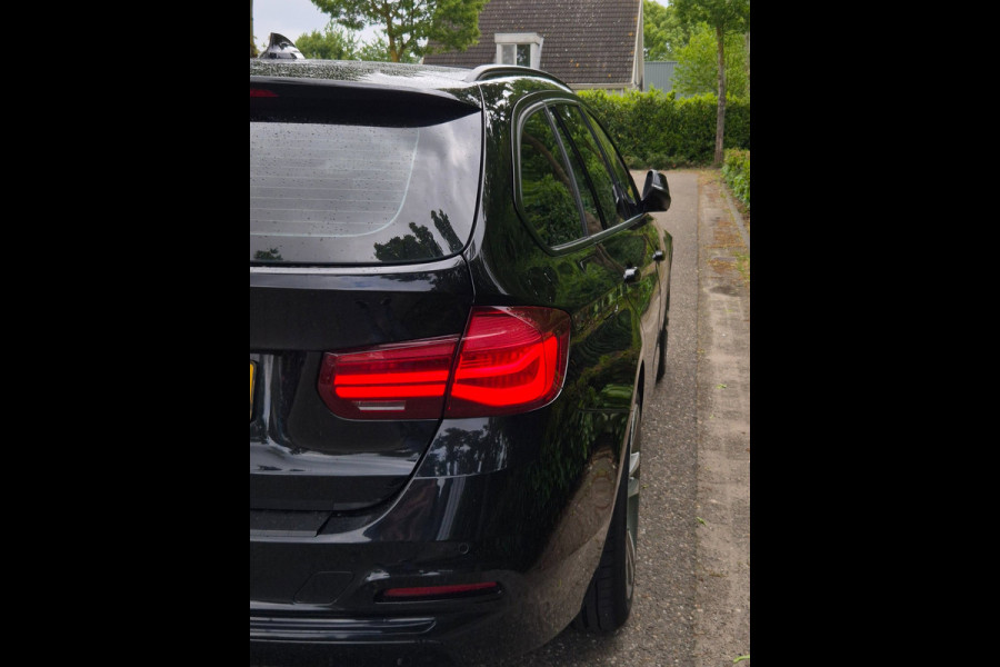 BMW 3 Serie Touring F31 Elk. Trekhaak Panorama Apple CarPlay Navi GR NAP Rijklaar GARANTIE