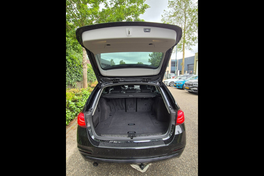 BMW 3 Serie Touring F31 Elk. Trekhaak Panorama Apple CarPlay Navi GR NAP Rijklaar GARANTIE
