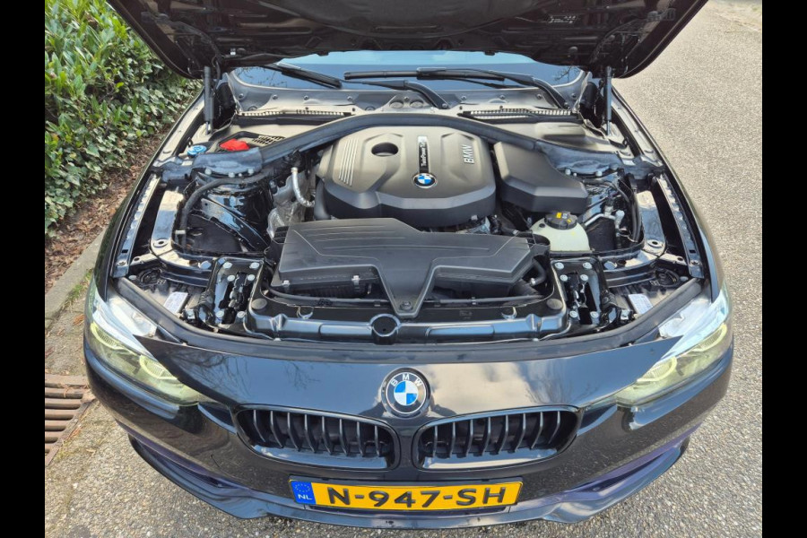 BMW 3 Serie Touring F31 Elk. Trekhaak Panorama Apple CarPlay Navi GR NAP Rijklaar GARANTIE