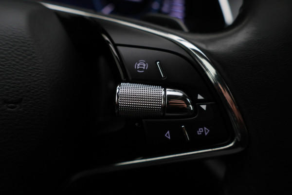 Škoda Octavia Combi 1.5 e-TSI Business Edition Virtual Cockpit, Apple Carplay, Cruise, LED, Climate, Trekhaak, 17''