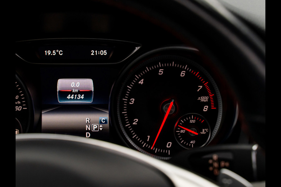 Mercedes-Benz GLA 180 Business Solution AMG-Styling autom, Panodak, Camera, Sportleder, org.44d.km