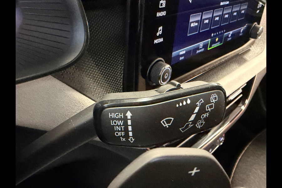 Škoda Kamiq 1.0 TSI Business Edition DSG CAMERA CARPLAY CLIMATE CRUISE CONTROL PDC