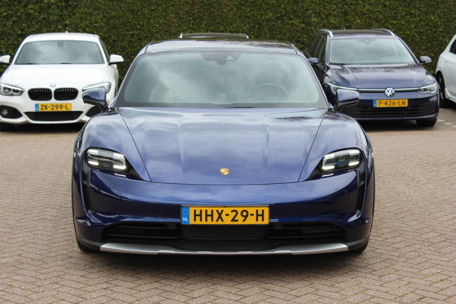 Porsche Taycan Cross Turismo 93 kWh / SoH 93,7% / Panoramadak / 360Camera / Luchtvering / Sportchrono / 20'' / Warmtepomp / Stoelverwarming 4x / DAB / CarPlay / Cruise Control