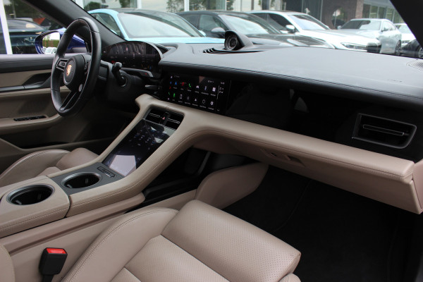 Porsche Taycan Cross Turismo 93 kWh / SoH 93,7% / Panoramadak / 360Camera / Luchtvering / Sportchrono / 20'' / Warmtepomp / Stoelverwarming 4x / DAB / CarPlay / Cruise Control