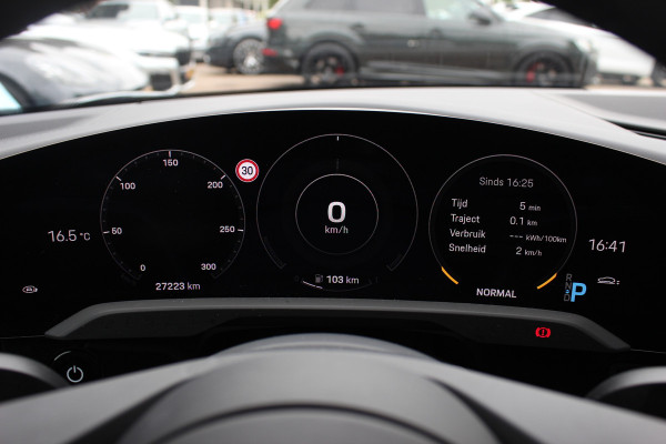 Porsche Taycan Cross Turismo 93 kWh / SoH 93,7% / Panoramadak / 360Camera / Luchtvering / Sportchrono / 20'' / Warmtepomp / Stoelverwarming 4x / DAB / CarPlay / Cruise Control
