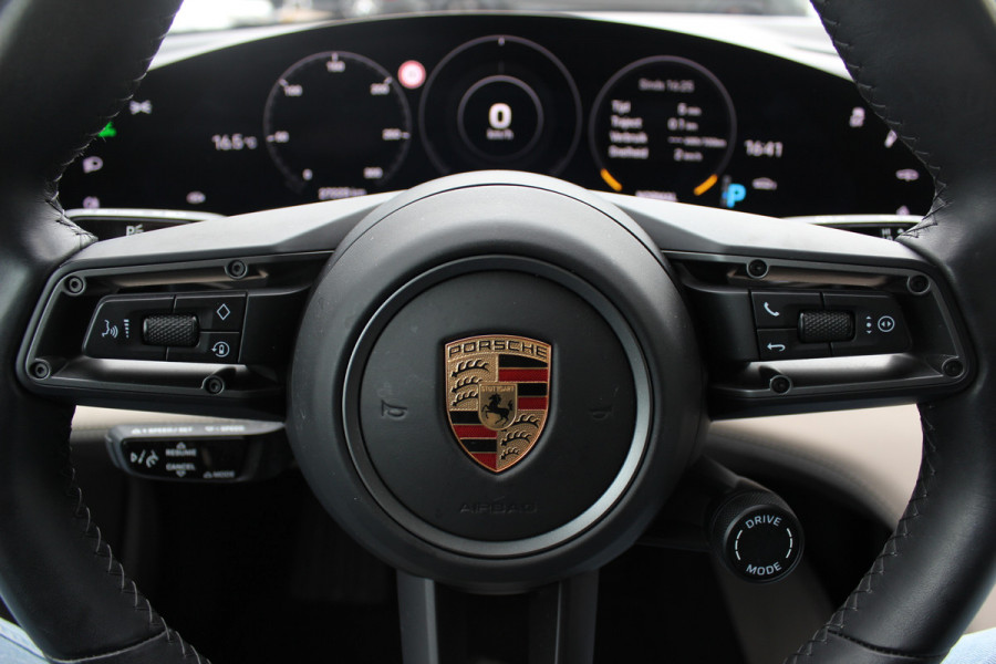 Porsche Taycan Cross Turismo 93 kWh / SoH 93,7% / Panoramadak / 360Camera / Luchtvering / Sportchrono / 20'' / Warmtepomp / Stoelverwarming 4x / DAB / CarPlay / Cruise Control