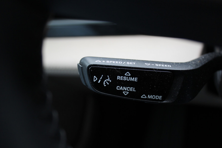 Porsche Taycan Cross Turismo 93 kWh / SoH 93,7% / Panoramadak / 360Camera / Luchtvering / Sportchrono / 20'' / Warmtepomp / Stoelverwarming 4x / DAB / CarPlay / Cruise Control