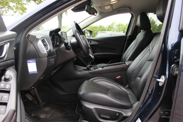 Mazda 3 2.2 SkyActiv-D 150 GT-M / Camera / Head-up / Leder / Keyless / Navigatie / 18'' / Stuur+Stoelverwarming / DAB / ACC