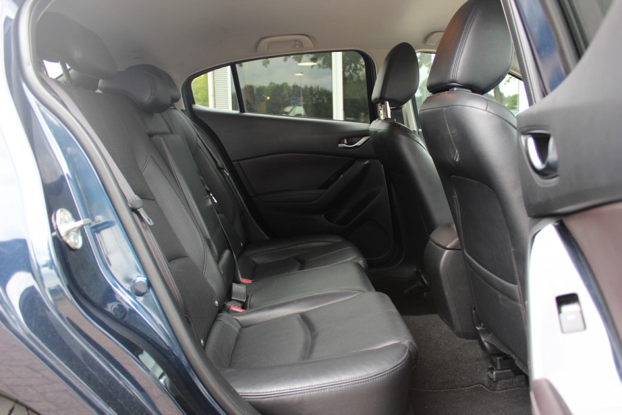 Mazda 3 2.2 SkyActiv-D 150 GT-M / Camera / Head-up / Leder / Keyless / Navigatie / 18'' / Stuur+Stoelverwarming / DAB / ACC