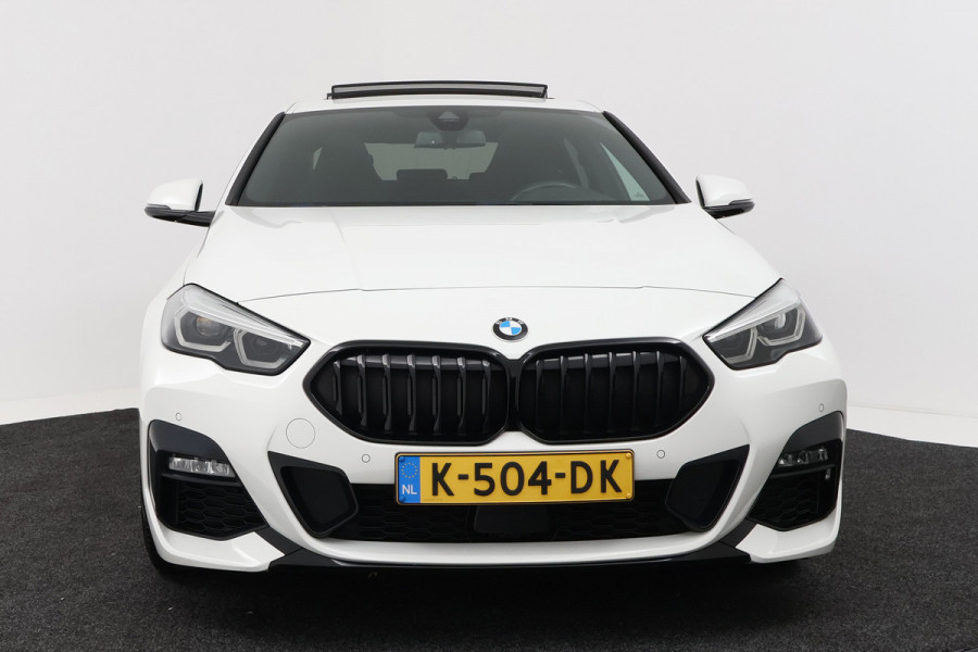 BMW 2 Serie Gran Coupé 218i Executive Edition (PANORAMADAK, STOELVERWARMING, STUURVERWARMING, NAVIGATIE, DEALER ONDERHOUDEN)