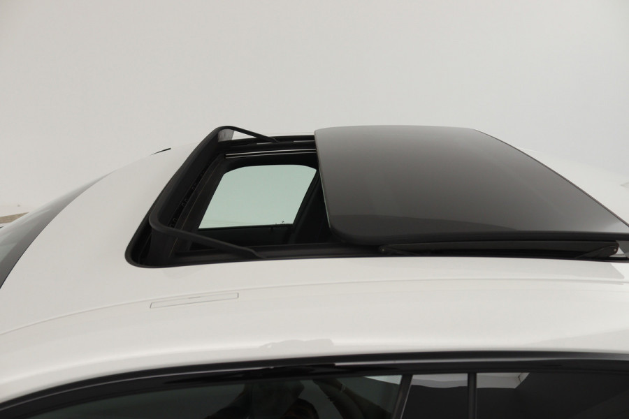 BMW 2 Serie Gran Coupé 218i Executive Edition (PANORAMADAK, STOELVERWARMING, STUURVERWARMING, NAVIGATIE, DEALER ONDERHOUDEN)