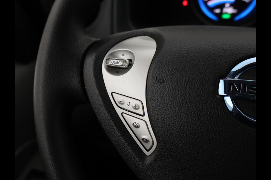 Nissan E-NV200 OPTIMA 40 kWh + CAMERA | TREKHAAK | 28.248 KM! | CLIMATE | CRUISE CONTROL