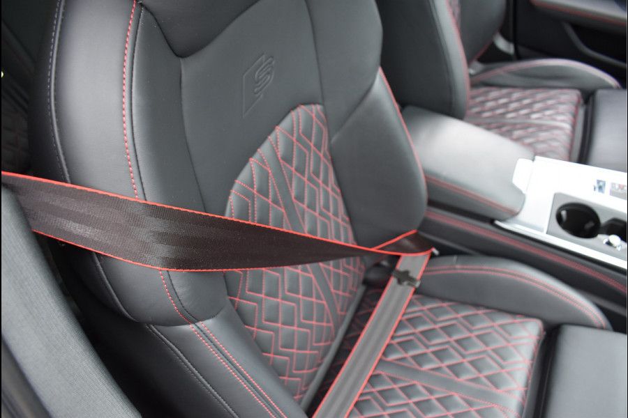 Audi A6 Avant 55 TFSI e Quattro S-Line 367 Pk Pano RS-Stoel Rood Stiksel Keyless Trekhaak ACC S6 Diffusor 21 Inch