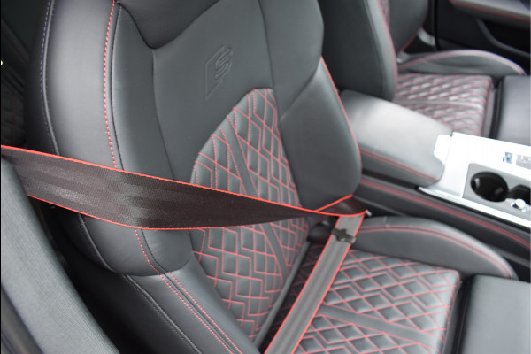 Audi A6 Avant 55 TFSI e Quattro S-Line 367 Pk Pano RS-Stoel Rood Stiksel Keyless Trekhaak ACC S6 Diffusor 21 Inch