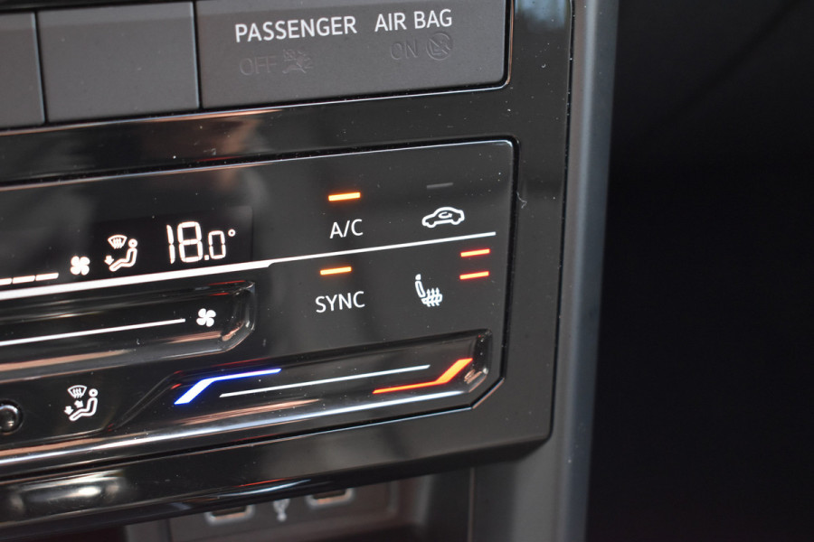 Volkswagen T-Cross 1.0 TSI Life Navigatie Stoelverwarming Carplay Automaat
