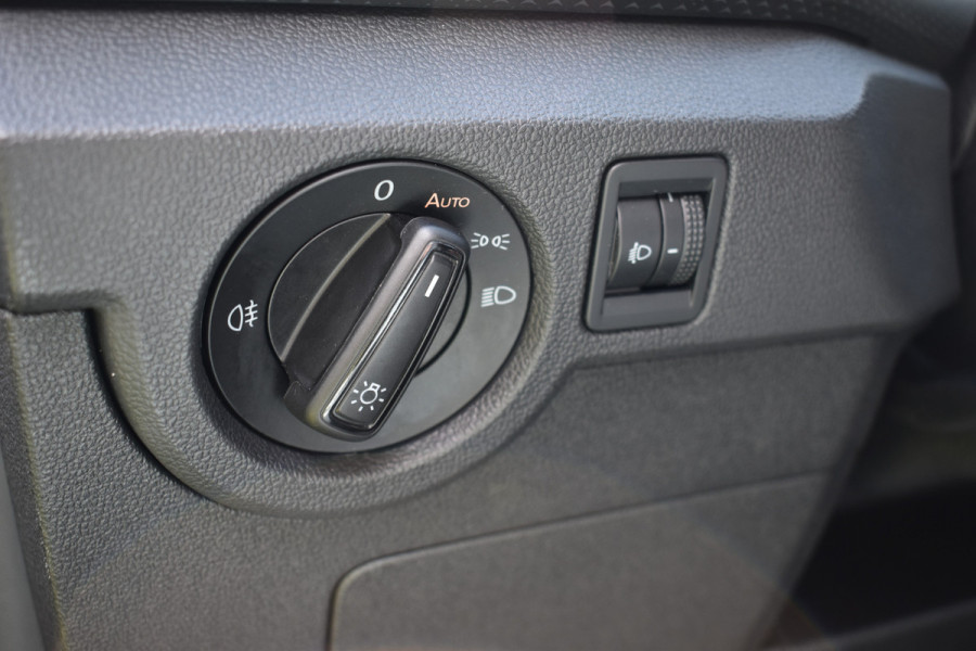 Volkswagen T-Cross 1.0 TSI Life Navigatie Stoelverwarming Carplay Automaat