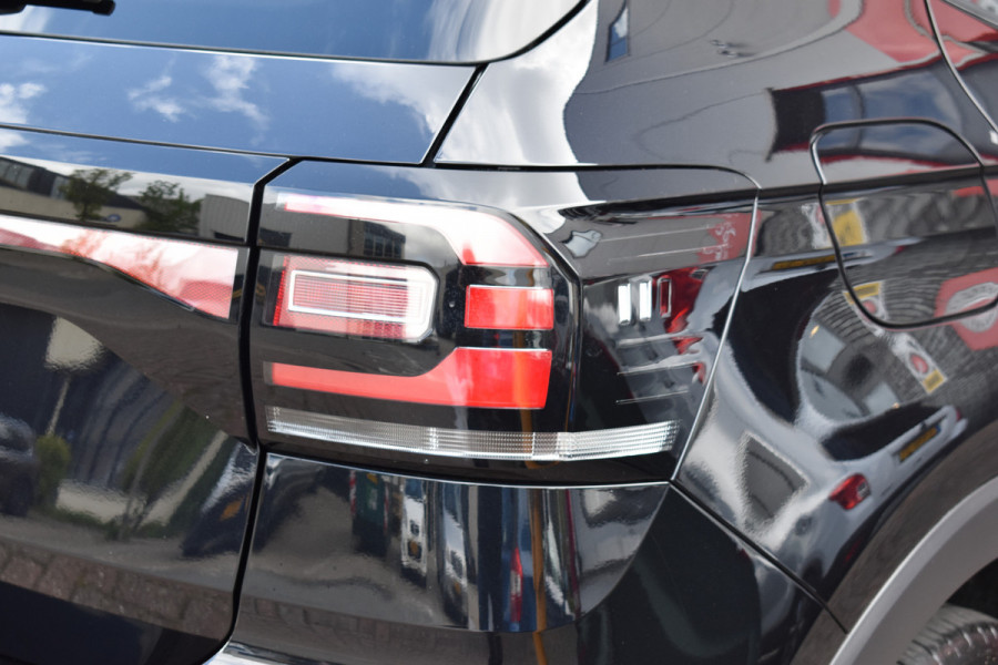 Volkswagen T-Cross 1.0 TSI Life Navigatie Stoelverwarming Carplay Automaat