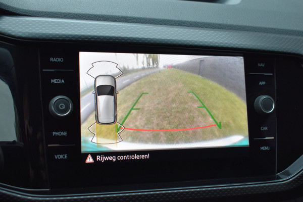 Volkswagen T-Cross 1.0 TSI Life Navigatie Stoelverwarming Carplay Automaat
