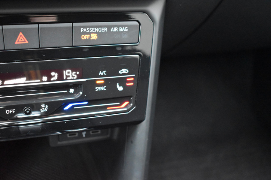 Volkswagen T-Cross 1.0 TSI Life Navigatie Stoelverwarming Carplay Automaat