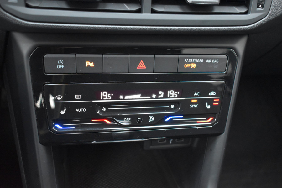 Volkswagen T-Cross 1.0 TSI Life Navigatie Stoelverwarming Carplay Automaat